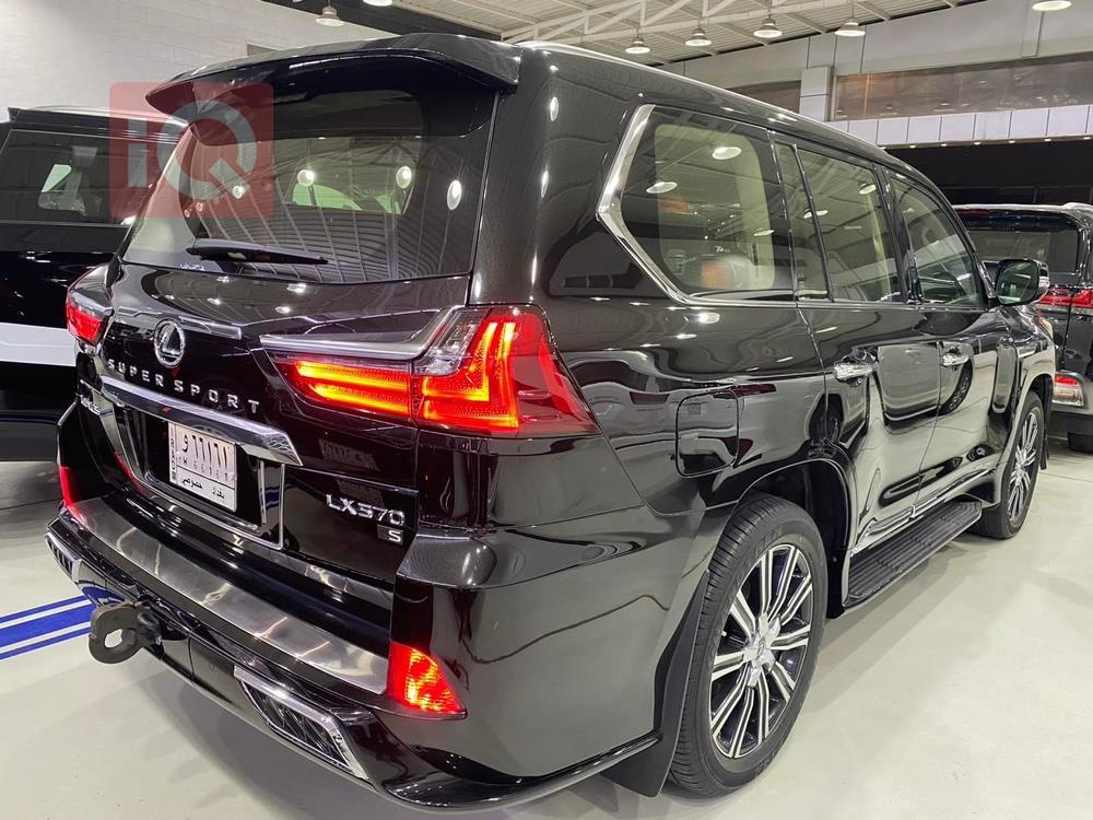 Lexus LX